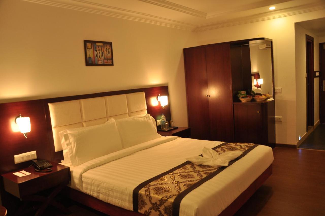 Grand Clarks Inn Badami Extérieur photo