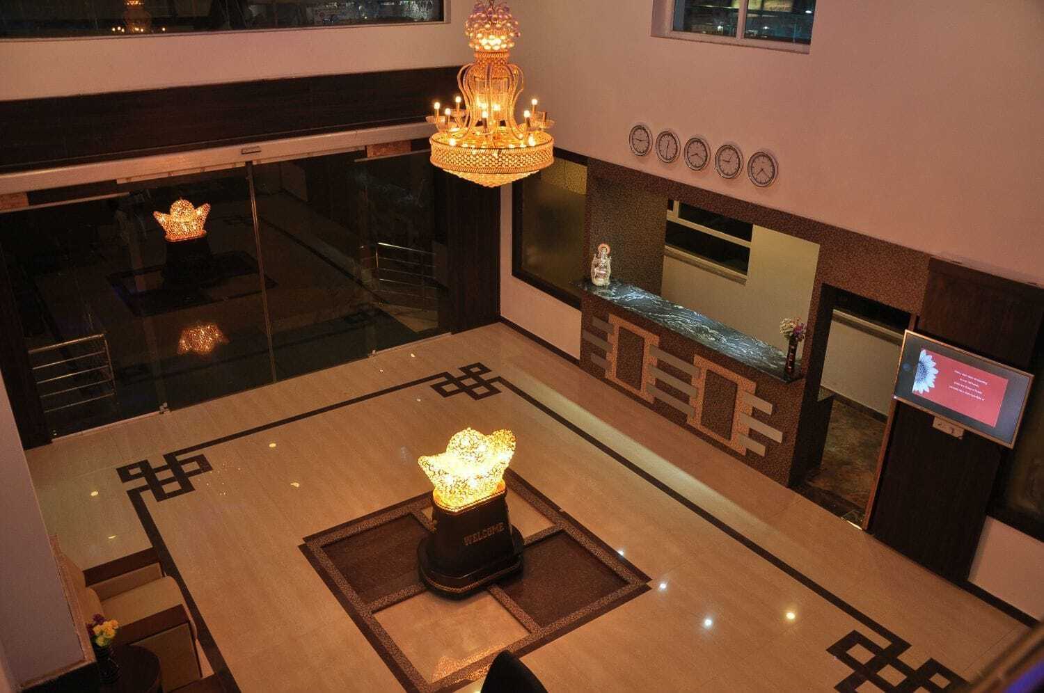 Grand Clarks Inn Badami Extérieur photo